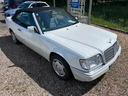 Weiß Gebraucht 1994 Mercedes E200 Cabrio | 18.900 €