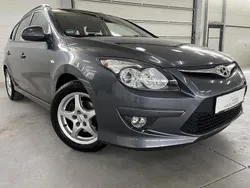 Grau Gebraucht 2011 Hyundai i30 Kombi | 6.980 € (Etwas zu teuer)