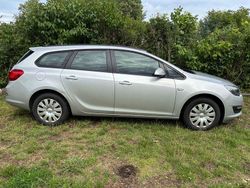 Silber Gebraucht 2013 Opel Astra Edition Kombi | 3.800 € (Guter Preis)