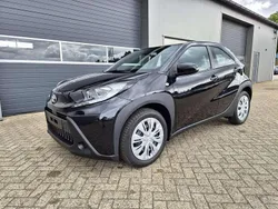 Mysticschwarz mica metallic Neu 2025 Toyota Aygo Business Edition Kleinwagen | 18.490 €
