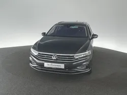 Grau Gebraucht 2022 VW Passat Elegance Kombi | 29.490 € (Fairer Preis)