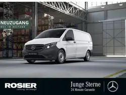 Weiss / arktikweiss Gebraucht 2023 Mercedes Vito Van / Kleinbus | 32.071 € (Fairer Preis)
