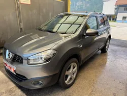Grau Gebraucht 2012 Nissan Qashqai +2 Tekna SUV | 8.900 € (Fairer Preis)
