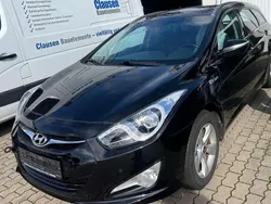 Schwarz Gebraucht 2012 Hyundai i40 Style Kombi | 3.100 €