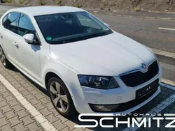 Weiß Gebraucht 2013 Skoda Octavia Elegance Limousine | 11.450 € (Fairer Preis)
