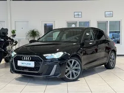 Mythosschwarz metallic (metallic) Gebraucht 2020 Audi A1 Sportback Comfort Kleinwagen | 22.390 € (Etwas zu teuer)