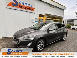 Grau Gebraucht 2022 Ford Focus Titanium X Limousine | 19.950 € (Fairer Preis)