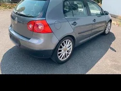Grau Gebraucht 2004 VW Golf V Limousine | 2.690 € (Fairer Preis)