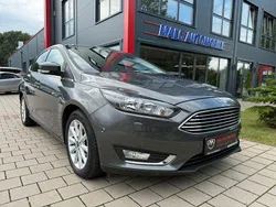 Grau Gebraucht 2016 Ford Focus Titanium Limousine | 9.999 € (Guter Preis)