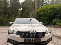Weiß Gebraucht 2021 Skoda Superb LAURIN & KLEMENT Kombi | 29.500 € (Fairer Preis)