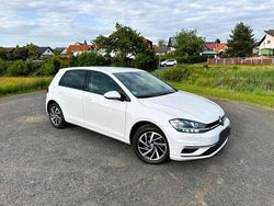Weiß Gebraucht 2017 VW Golf VII Sound Limousine | 13.800 € (Fairer Preis)