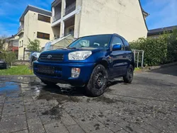 Blau Gebraucht 2004 Toyota RAV4 SUV | 4.599 € (Etwas zu teuer)