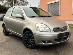 Grau Gebraucht 2005 Toyota Yaris Kleinwagen | 1.690 € (Guter Preis)