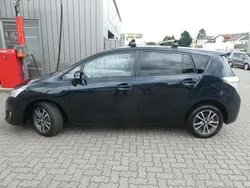 Schwarz Gebraucht 2013 Toyota Verso Van / Kleinbus | 12.380 € (Fairer Preis)