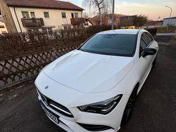 Weiß Gebraucht 2022 Mercedes CLA200 AMG line Limousine | 31.500 € (Etwas zu teuer)