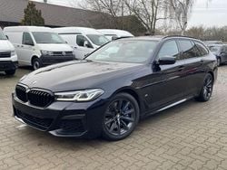 Carbonschwarz metall (metallic) Gebraucht 2022 BMW 530 M Sport Kombi | 29.750 € (Superpreis)