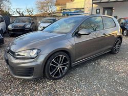 Limestone grey metallic (metallic) Gebraucht 2016 VW Golf VII GTD Kleinwagen | 9.999 € (Teuer)