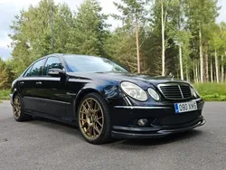 Schwarz Gebraucht 2003 Mercedes E55 AMG AMG Limousine | 21.900 € (Fairer Preis)