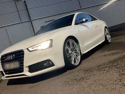 Weiß Gebraucht 2009 Audi A5 S-Line Coupé | 12.345 €