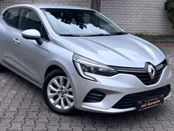 Grau Gebraucht 2021 Renault Clio V Intens Limousine | 14.994 € (Guter Preis)