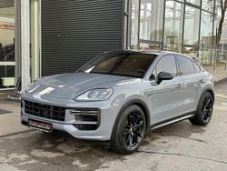 Grau Gebraucht 2024 Porsche Cayenne Turbo E-Hybrid SUV | 184.990 € (Teuer)