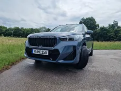 Grau Gebraucht 2023 BMW iX1 Shadowline SUV | 41.800 €