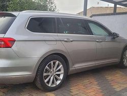 Grau Gebraucht 2016 VW Passat Highline Kombi | 15.000 € (Fairer Preis)