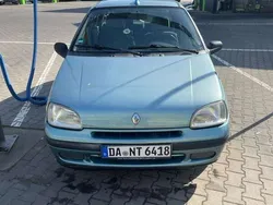 Gebraucht 1996 Renault Clio Limousine | 700 €