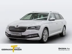 Weiß Gebraucht 2022 Skoda Superb Style Kombi | 26.940 € (Guter Preis)