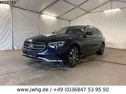 Blue metallic Gebraucht 2021 Mercedes E300 Avantgarde Kombi | 29.480 € (Guter Preis)