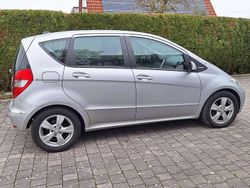 Grau Gebraucht 2011 Mercedes A180 Limousine | 7.500 € (Etwas zu teuer)