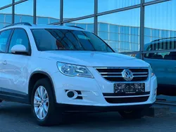 Weiß Gebraucht 2008 VW Tiguan Trendline SUV | 7.990 € (Etwas zu teuer)