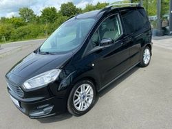 Iridiumschwarz metallic (metallic) Gebraucht 2016 Ford Tourneo Courier Titanium Van / Kleinbus | 12.980 € (Etwas zu teuer)