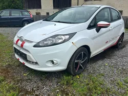Weiß Gebraucht 2010 Ford Fiesta Ambiente Kleinwagen | 1.499 € (Guter Preis)