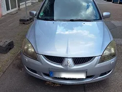 Grau Gebraucht 2004 Mitsubishi Lancer Kombi | 1.999 € (Guter Preis)