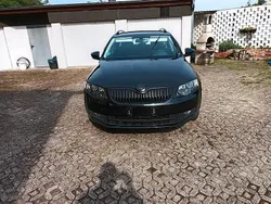 Schwarz Gebraucht 2016 Skoda Octavia Joy Kombi | 9.990 € (Fairer Preis)