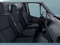 Blau Gebraucht 2024 Mercedes Sprinter Van | 39.949 € (Etwas zu teuer)