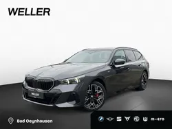 Sophistograu brillanteffekt (grau) Gebraucht 2025 BMW 540 Comfort Edition Kombi | 79.880 €