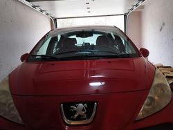 Rot Gebraucht 2009 Peugeot 207 Limousine | 1.990 € (Fairer Preis)