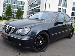 Schwarz Gebraucht 2001 Mercedes C220 Avantgarde Limousine | 3.990 € (Fairer Preis)