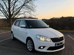 Weiß Gebraucht 2015 Skoda Fabia Best of Kleinwagen | 6.400 €