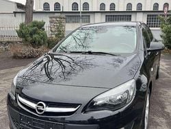 Karbonschw graphitschw midnigh Gebraucht 2014 Opel Astra Style Limousine | 6.980 € (Guter Preis)