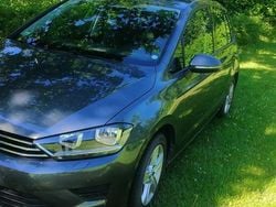 Grau Gebraucht 2017 VW Golf Sportsvan Trendline Van / Kleinbus | 12.150 € (Superpreis)