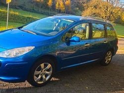 Blau Gebraucht 2005 Peugeot 307 Kombi | 2.500 €