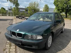 Grün Gebraucht 1998 BMW 520 Limousine | 5.199 € (Fairer Preis)