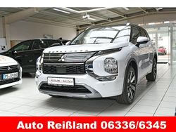 Weiß Neu 2025 Mitsubishi Outlander P-HEV Top SUV | 53.400 € (Fairer Preis)