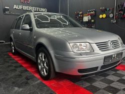 Grau Gebraucht 2003 VW Bora Limousine | 9.990 €