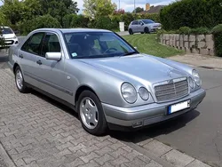 Silber Gebraucht 1995 Mercedes E320 Limousine | 9.999 €