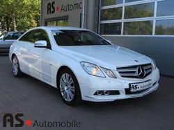 Weiss Gebraucht 2010 Mercedes E200 Coupé | 10.590 € (Fairer Preis)