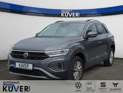 Indiumgrau metallic Gebraucht 2024 VW T-Roc Life SUV | 26.350 € (Superpreis)